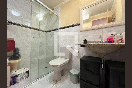 Casa de condomínio à venda com 140m², 4 quartos e 3 vagas Casa de condomínio à venda com 140m², 4 quartos e 3 vagasBanheiro da Suíte 2
