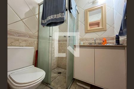 Casa de condomínio à venda com 140m², 4 quartos e 3 vagas Casa de condomínio à venda com 140m², 4 quartos e 3 vagasBanheiro Corredor