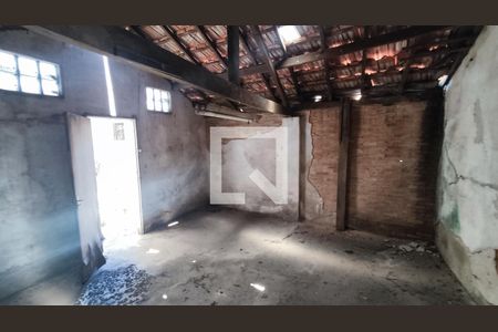 Casa à venda com 515m², 2 quartos e 12 vagas Casa à venda com 515m², 2 quartos e 12 vagasSalão Anexo - Fundos