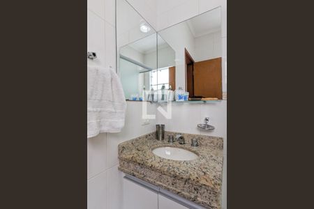 Casa à venda com 202m², 3 quartos e 4 vagas Casa à venda com 202m², 3 quartos e 4 vagasBanheiro da suíte 2