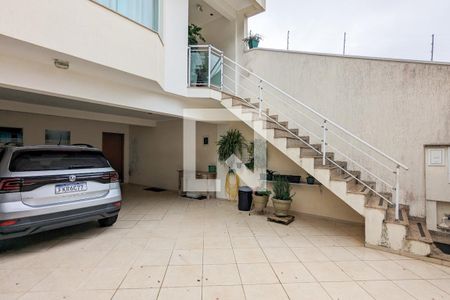 Casa à venda com 202m², 3 quartos e 4 vagas Casa à venda com 202m², 3 quartos e 4 vagasGaragem