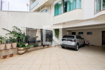 Casa à venda com 202m², 3 quartos e 4 vagas Casa à venda com 202m², 3 quartos e 4 vagasGaragem