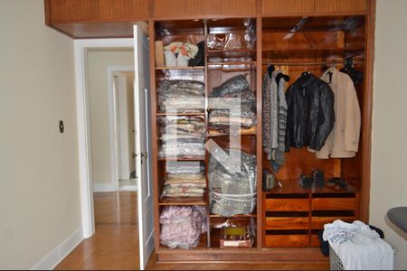 Casa à venda com 250m², 7 quartos e 3 vagasQuarto 2