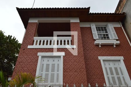 Casa à venda com 250m², 7 quartos e 3 vagasFachada
