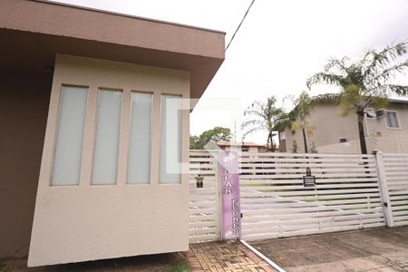 Fachada de casa de condomínio para alugar com 3 quartos, 84m² em Residencial Center Ville, Goiânia