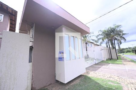 Fachada de casa de condomínio para alugar com 3 quartos, 84m² em Residencial Center Ville, Goiânia