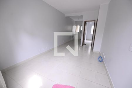 Sala de casa de condomínio para alugar com 3 quartos, 84m² em Residencial Center Ville, Goiânia