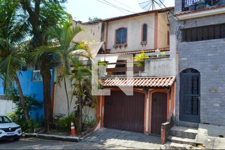 Casa de condomínio à venda com 100m², 3 quartos e 1 vaga Casa de condomínio à venda com 100m², 3 quartos e 1 vagaFachada da Casa