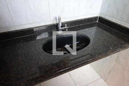 Apartamento à venda com 78m², 2 quartos e 2 vagasBanheiro de Serviço