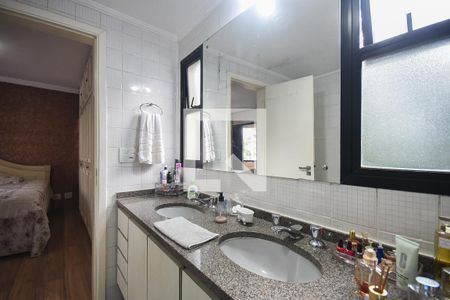 Apartamento à venda com 144m², 3 quartos e 3 vagasBanheiro Suíte