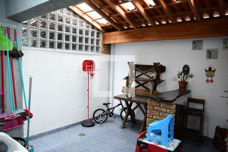 Casa de condomínio à venda com 112m², 2 quartos e 1 vagaQuintal