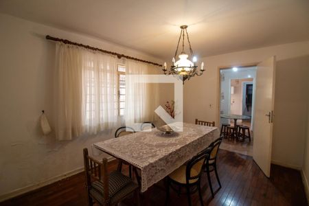 Casa à venda com 168m², 4 quartos e 2 vagas Casa à venda com 168m², 4 quartos e 2 vagasSala de Jantar