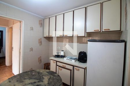 Casa à venda com 168m², 4 quartos e 2 vagas Casa à venda com 168m², 4 quartos e 2 vagasCozinha