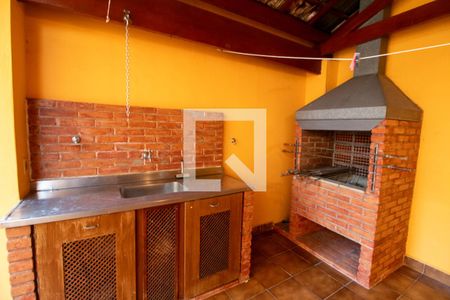 Casa à venda com 168m², 4 quartos e 2 vagas Casa à venda com 168m², 4 quartos e 2 vagasQuintal - Churrasqueira