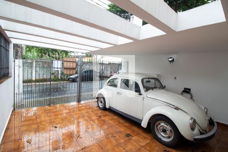Casa à venda com 168m², 4 quartos e 2 vagas Casa à venda com 168m², 4 quartos e 2 vagasGaragem