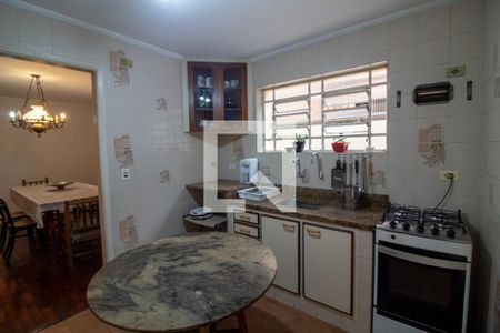 Casa à venda com 168m², 4 quartos e 2 vagas Casa à venda com 168m², 4 quartos e 2 vagasCozinha