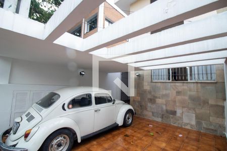 Casa à venda com 168m², 4 quartos e 2 vagas Casa à venda com 168m², 4 quartos e 2 vagasGaragem