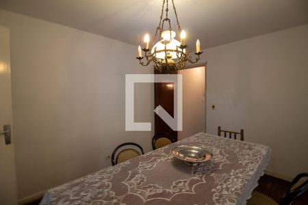 Casa à venda com 168m², 4 quartos e 2 vagas Casa à venda com 168m², 4 quartos e 2 vagasSala de Jantar