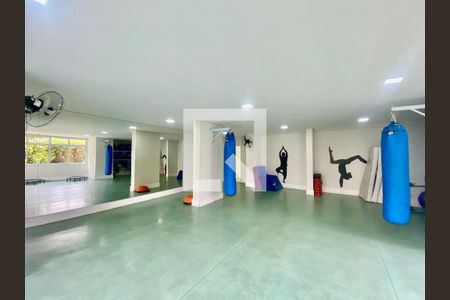 Apartamento à venda com 98m², 3 quartos e 2 vagas Apartamento à venda com 98m², 3 quartos e 2 vagasÁrea comum - Sala de Ginástica