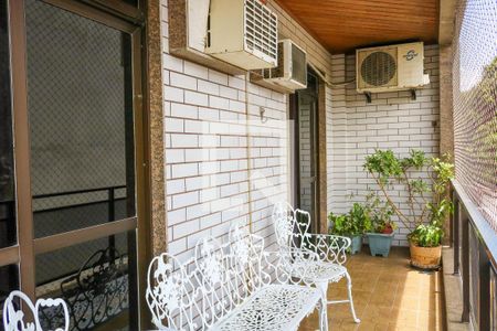 Apartamento à venda com 148m², 3 quartos e 2 vagas Apartamento à venda com 148m², 3 quartos e 2 vagasVaranda do Quarto Suíte e Quarto 3