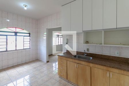 Casa à venda com 340m², 7 quartos e 3 vagas Casa à venda com 340m², 7 quartos e 3 vagasCozinha