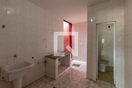 Casa à venda com 340m², 7 quartos e 3 vagas Casa à venda com 340m², 7 quartos e 3 vagasÁrea de Serviço