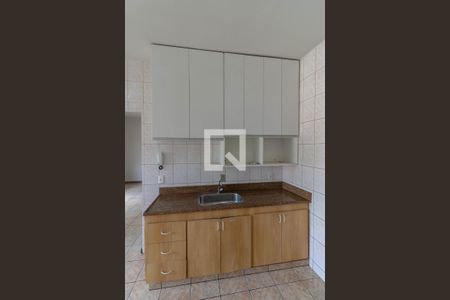 Casa à venda com 340m², 7 quartos e 3 vagas Casa à venda com 340m², 7 quartos e 3 vagasCozinha