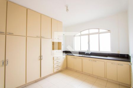 Apartamento à venda com 400m², 3 quartos e 3 vagas Apartamento à venda com 400m², 3 quartos e 3 vagasCozinha