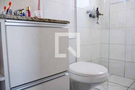 Apartamento à venda com 80m², 2 quartos e 2 vagas Apartamento à venda com 80m², 2 quartos e 2 vagasBanheiro