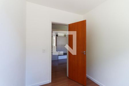 Quarto 1 de apartamento para alugar com 3 quartos, 52m² em Santa Cândida, Curitiba