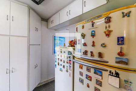 Apartamento à venda com 180m², 4 quartos e 2 vagas Apartamento à venda com 180m², 4 quartos e 2 vagasCozinha