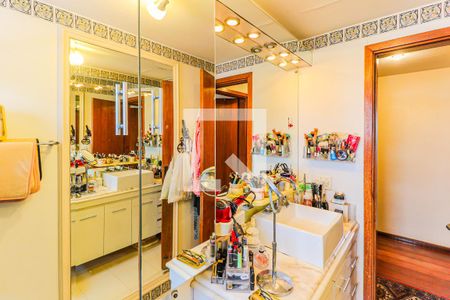 Apartamento à venda com 180m², 4 quartos e 2 vagas Apartamento à venda com 180m², 4 quartos e 2 vagasBanheiro