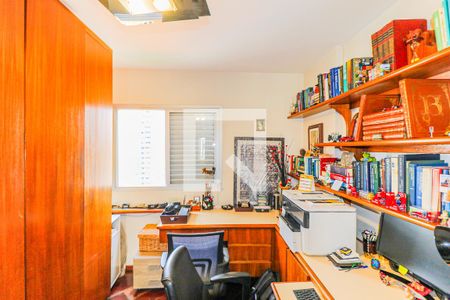 Apartamento à venda com 180m², 4 quartos e 2 vagas Apartamento à venda com 180m², 4 quartos e 2 vagasQuarto 1