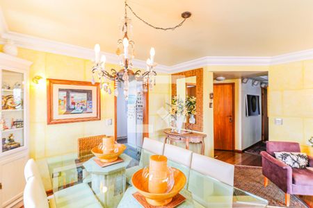 Apartamento à venda com 180m², 4 quartos e 2 vagas Apartamento à venda com 180m², 4 quartos e 2 vagasSala de jantar