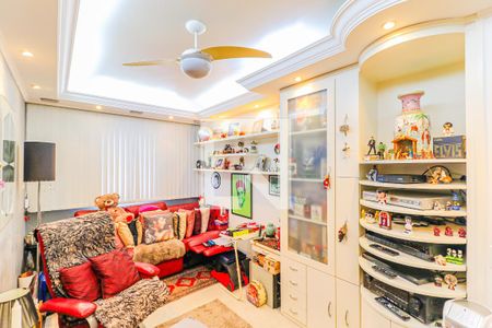 Apartamento à venda com 180m², 4 quartos e 2 vagas Apartamento à venda com 180m², 4 quartos e 2 vagasSala de TV