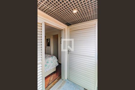 Apartamento à venda com 180m², 4 quartos e 2 vagas Apartamento à venda com 180m², 4 quartos e 2 vagasVaranda Suíte