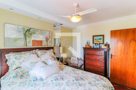 Apartamento à venda com 180m², 4 quartos e 2 vagas Apartamento à venda com 180m², 4 quartos e 2 vagasSuíte