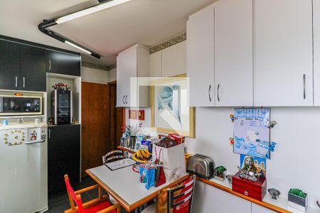 Apartamento à venda com 180m², 4 quartos e 2 vagas Apartamento à venda com 180m², 4 quartos e 2 vagasCopa