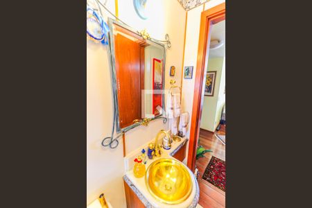 Apartamento à venda com 180m², 4 quartos e 2 vagas Apartamento à venda com 180m², 4 quartos e 2 vagasLavabo