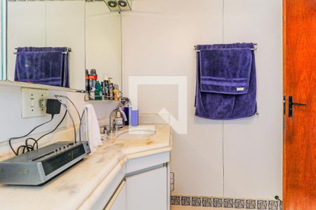 Apartamento à venda com 180m², 4 quartos e 2 vagas Apartamento à venda com 180m², 4 quartos e 2 vagasBanheio Suíte