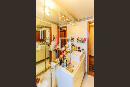 Apartamento à venda com 180m², 4 quartos e 2 vagas Apartamento à venda com 180m², 4 quartos e 2 vagasBanheiro