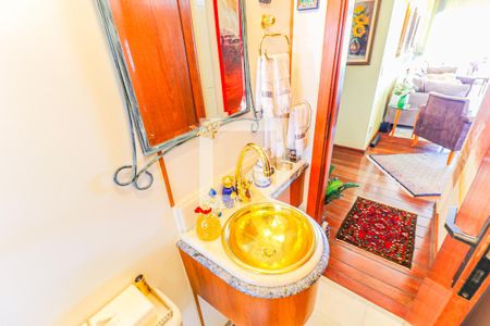 Apartamento à venda com 180m², 4 quartos e 2 vagas Apartamento à venda com 180m², 4 quartos e 2 vagasLavabo