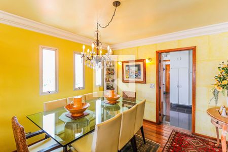 Apartamento à venda com 180m², 4 quartos e 2 vagas Apartamento à venda com 180m², 4 quartos e 2 vagasSala de jantar