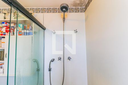 Apartamento à venda com 180m², 4 quartos e 2 vagas Apartamento à venda com 180m², 4 quartos e 2 vagasBanheio Suíte