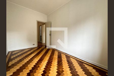 Casa à venda com 198m², 4 quartos e 3 vagas Casa à venda com 198m², 4 quartos e 3 vagasQuarto 3