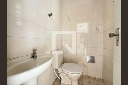 Casa à venda com 198m², 4 quartos e 3 vagas Casa à venda com 198m², 4 quartos e 3 vagasBanheiro de serviço