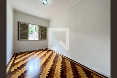 Casa à venda com 198m², 4 quartos e 3 vagas Casa à venda com 198m², 4 quartos e 3 vagasQuadro 3
