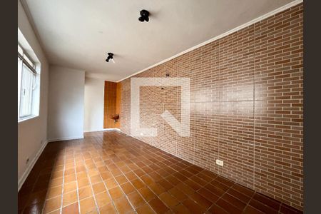 Casa à venda com 198m², 4 quartos e 3 vagas Casa à venda com 198m², 4 quartos e 3 vagasQuarto Edícula