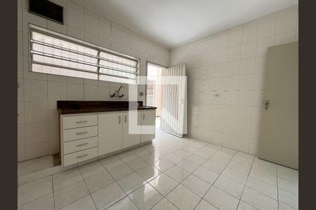 Casa à venda com 198m², 4 quartos e 3 vagas Casa à venda com 198m², 4 quartos e 3 vagasCozinha