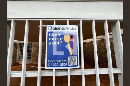 Casa à venda com 198m², 4 quartos e 3 vagas Casa à venda com 198m², 4 quartos e 3 vagasPlaquinha